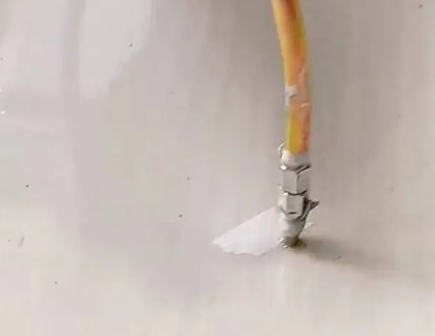 榆次瓷砖空鼓维修公司专业解答在瓷砖铺贴过程中，如果使用的砂料过粗（如全部使用了粗砂），可能会导致以下问题